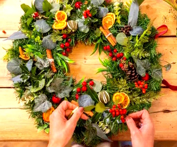 Christmas Wreath Crafting image source: gettyimages.ca